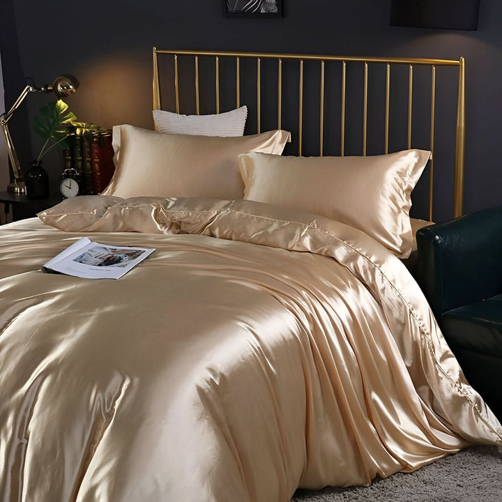 Indulgent Mulberry silk duvet cover & pillowcases. Experience pure luxury.