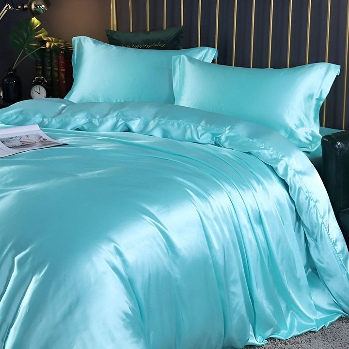 Luxury Mulberry silk bedding set. Duvet cover & pillowcases for supreme comfort.