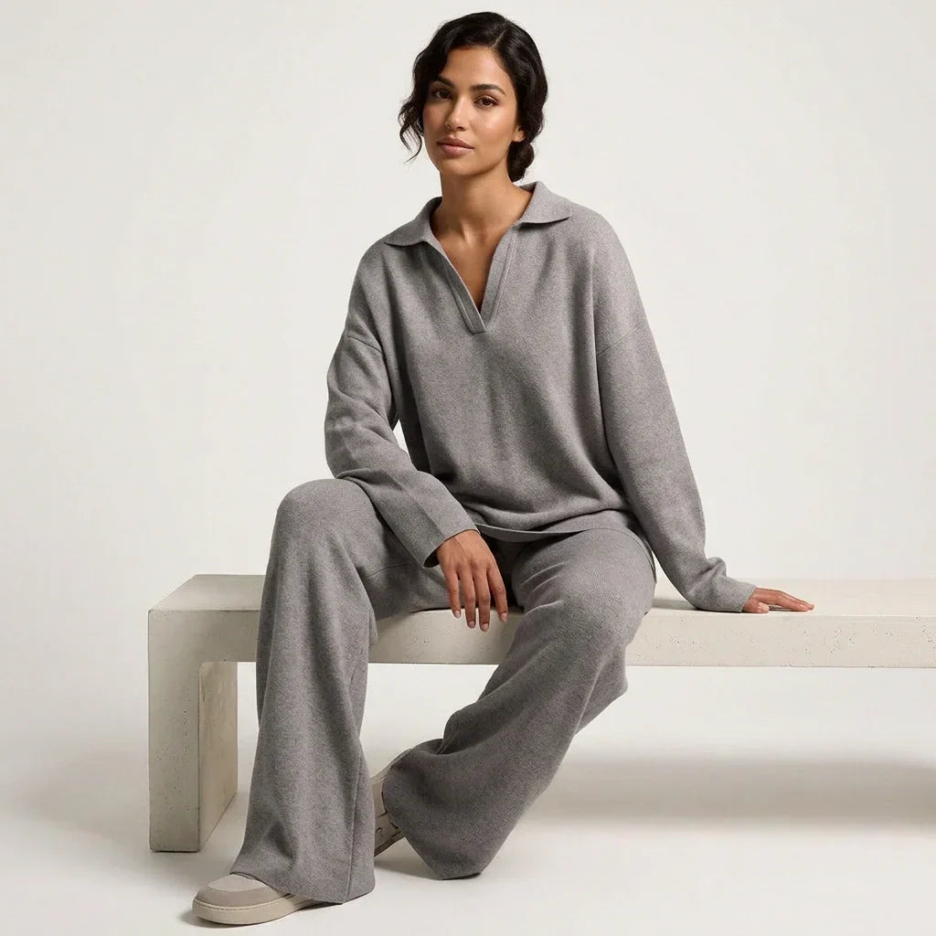 Experience pure softness with this women's cashmere lounge set, a cozy luxury perfect for everyday home wear.