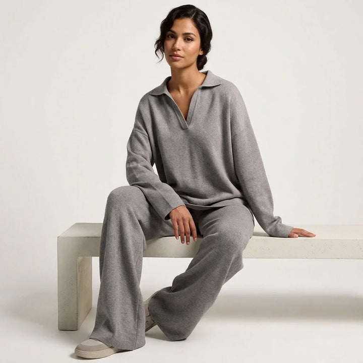 Experience pure softness with this women's cashmere lounge set, a cozy luxury perfect for everyday home wear.