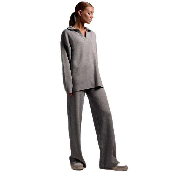 Women's ultimate luxury cashmere loungewear set, exceptionally soft and cozy, ideal for serene home moments.