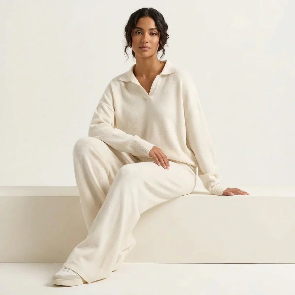 Luxurious women's cashmere lounge set, incredibly soft & cozy, perfect for home wear or a special gift.