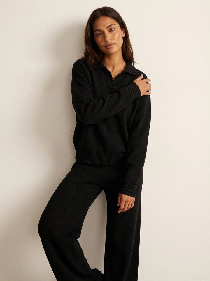 Gift-ready women's luxury cashmere lounge set, super soft and cozy, perfect for chilly evenings at home.