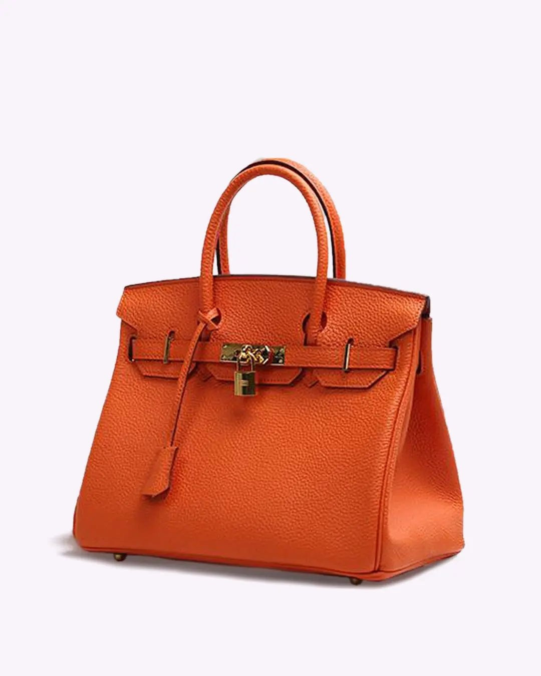 Fashionable women's leather shoulder bag, featuring a chic flap and elegant buckle closure.