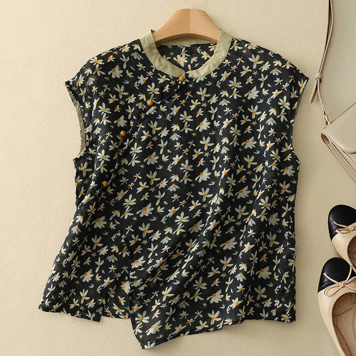 Classic feminine sleeveless blouse, ideal for summer wear, offering a comfortable and stylish vintage feel.