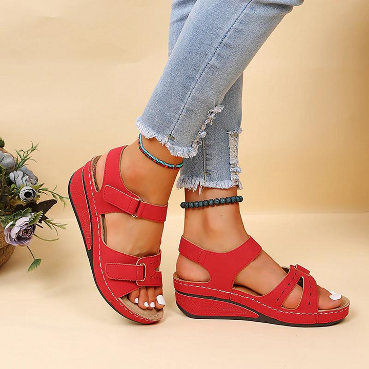 Supportive women's sandals with adjustable straps, perfect for arch support & foot pain relief.