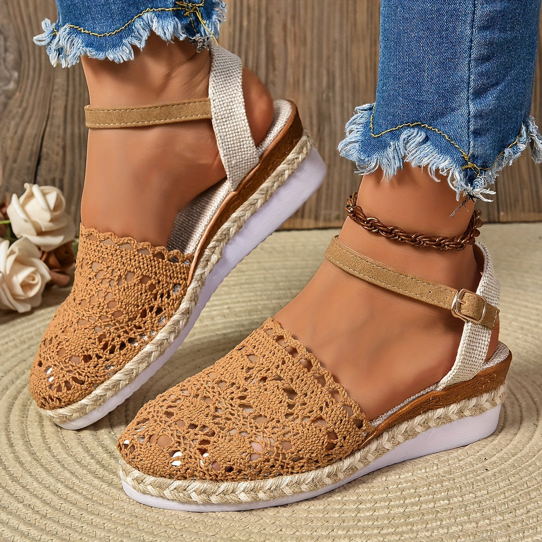 All-day comfort women's orthopedic sandals, breathable with arch and plantar support.