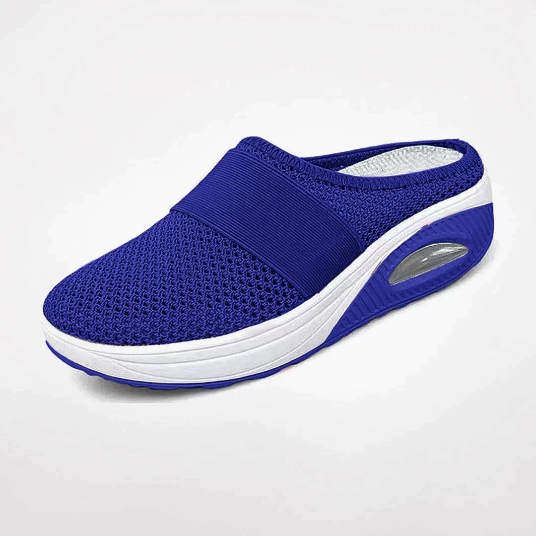 Soft, breathable unisex comfort clogs. Ideal lightweight house slippers for relaxing at home or casual outdoor use.