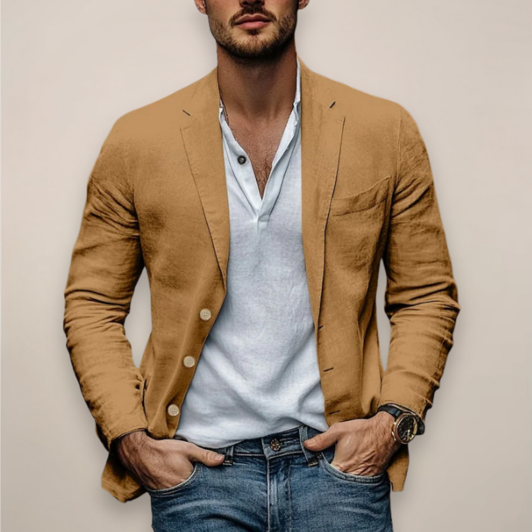 Versatile men's casual blazer. Slim fit design suitable for various smart casual looks, day to evening.