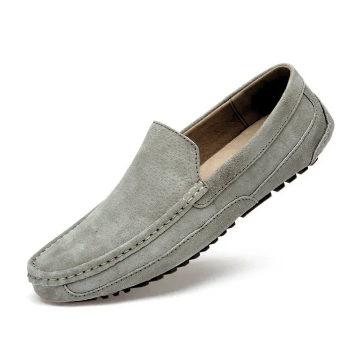 Premium men's moccasin loafers, slip-on design for a refined office and casual look.
