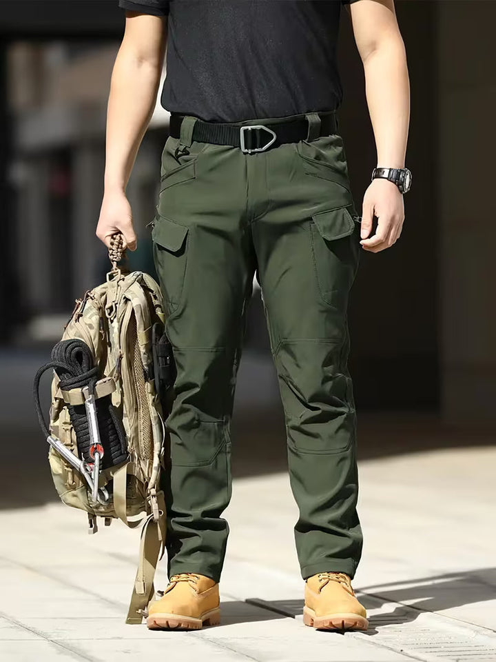 Men's comfortable cargo pants, perfect for utility work, featuring a durable design.