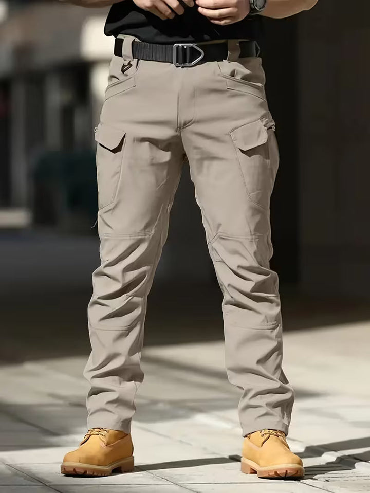 Men's utility cargo pants with heavy-duty construction, great for demanding jobs.