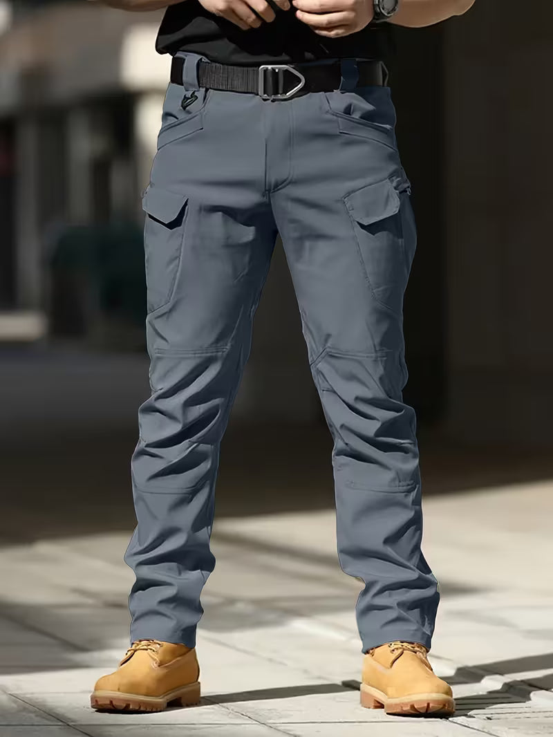 Comfortable men's multi-pocket cargo pants, ideal for tough work and outdoor adventures.