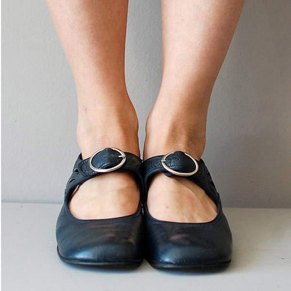 Open-toe women's comfort sandals with arch support, stylish for casual wear.
