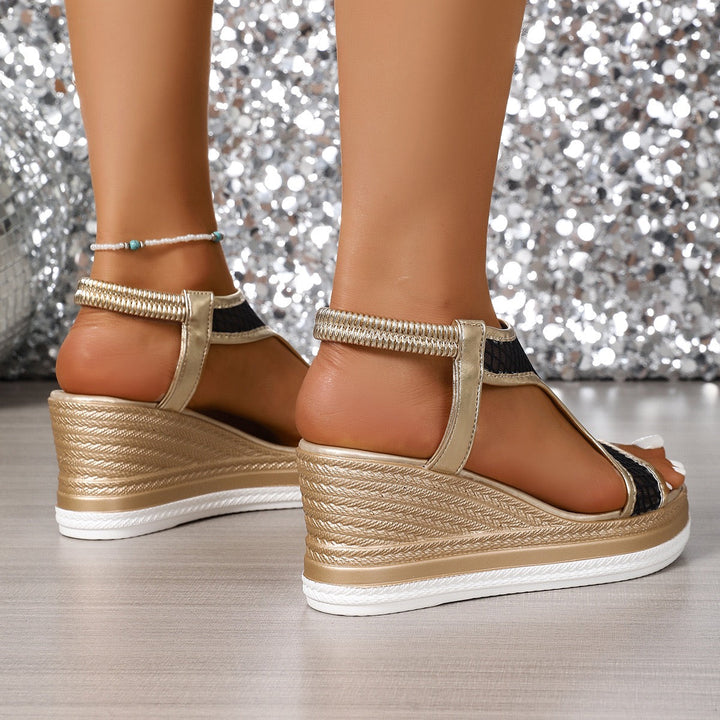 Adjustable women's summer wedge sandals, combining chic style with all-day comfort.