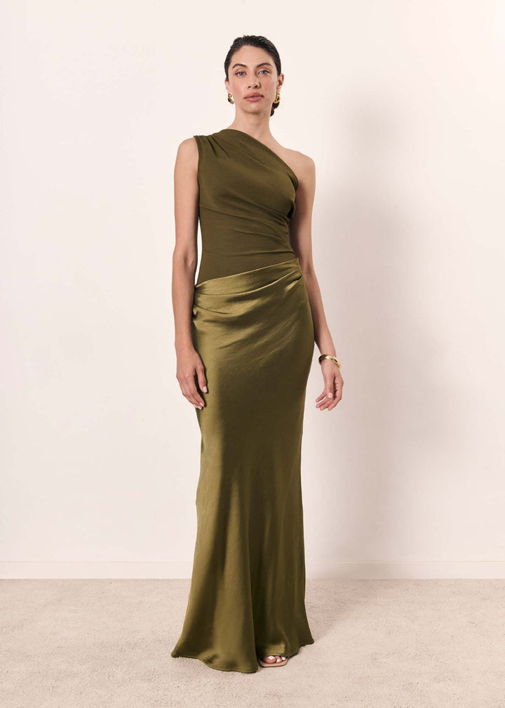 Stylish women's one-shoulder maxi dress. Chic formal wear, perfect evening gown for cocktail parties or weddings.