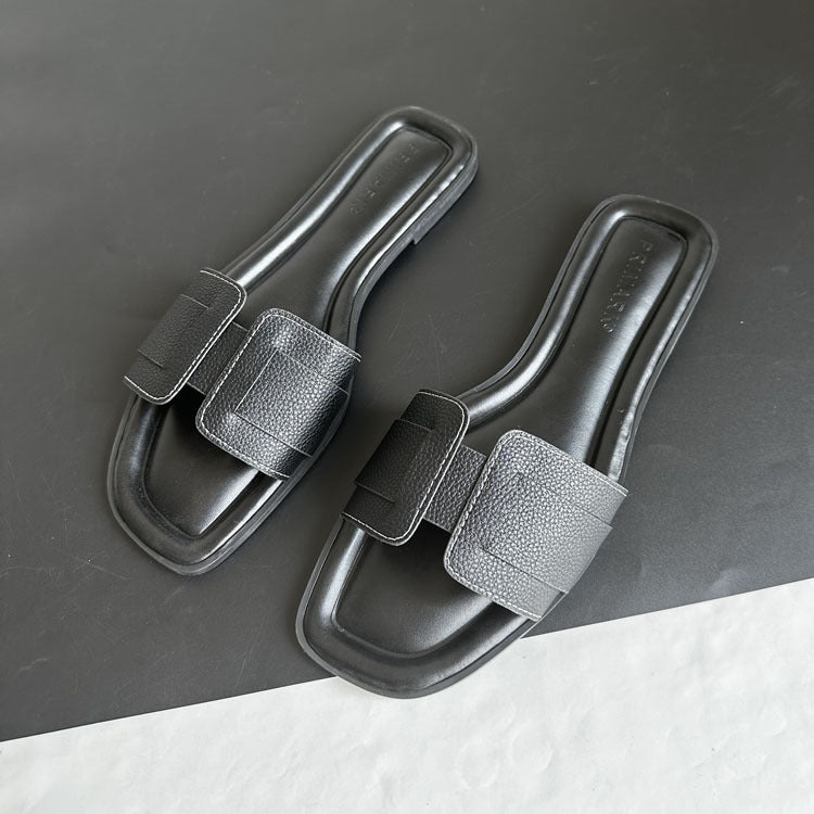 Elegant women's comfort slides, a minimalist design for chic everyday summer sandals.