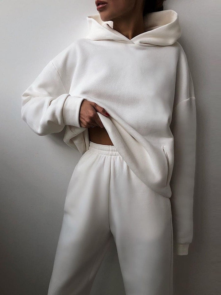 Women's loungewear set: Zip jacket & joggers. Co-ord outfit for travel, relaxation, or everyday style.