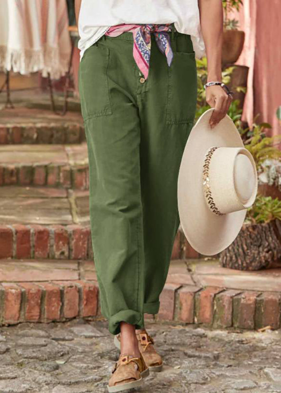 Modern women's elegant trousers with a relaxed fit, offering versatile comfort for any occasion.