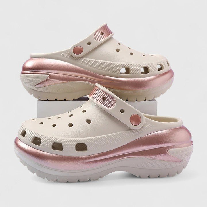 Comfortable women's platform sandals, designed for relaxed casual walks and summer days.