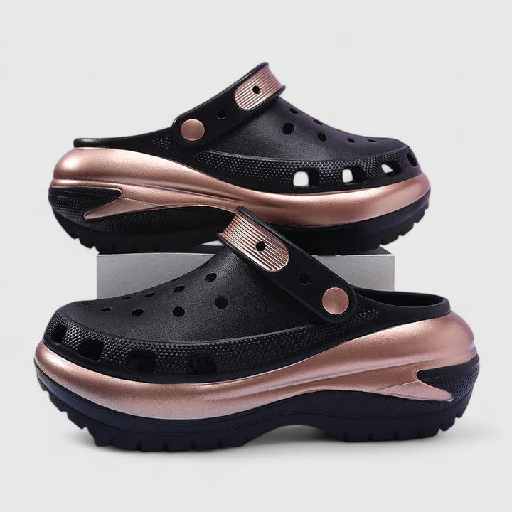 Stylish women's platform sandals, featuring an elevated sole for modern summer fashion.