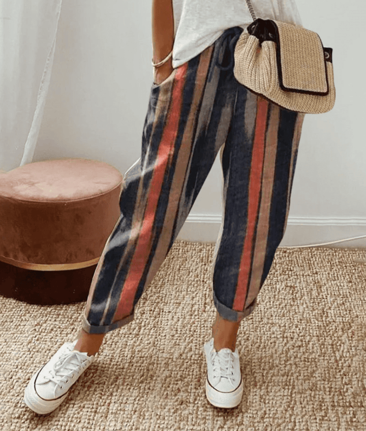 Chic women's elegant flowy pants for versatile everyday style, offering ultimate comfort & relaxed fit.