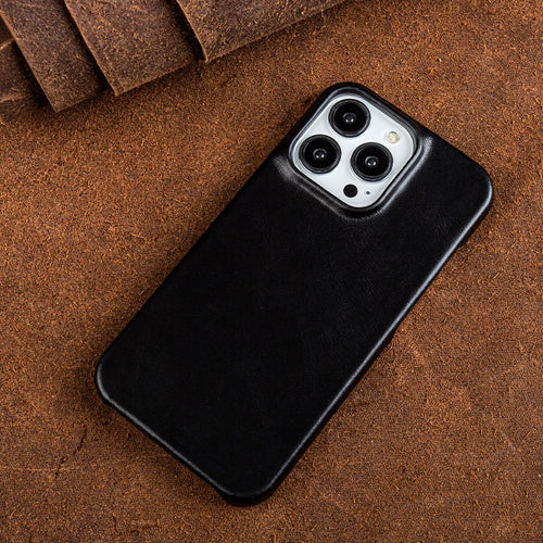 Protective slim iPhone 16 case, MagSafe compatible, supports wireless charging, anti-scratch.