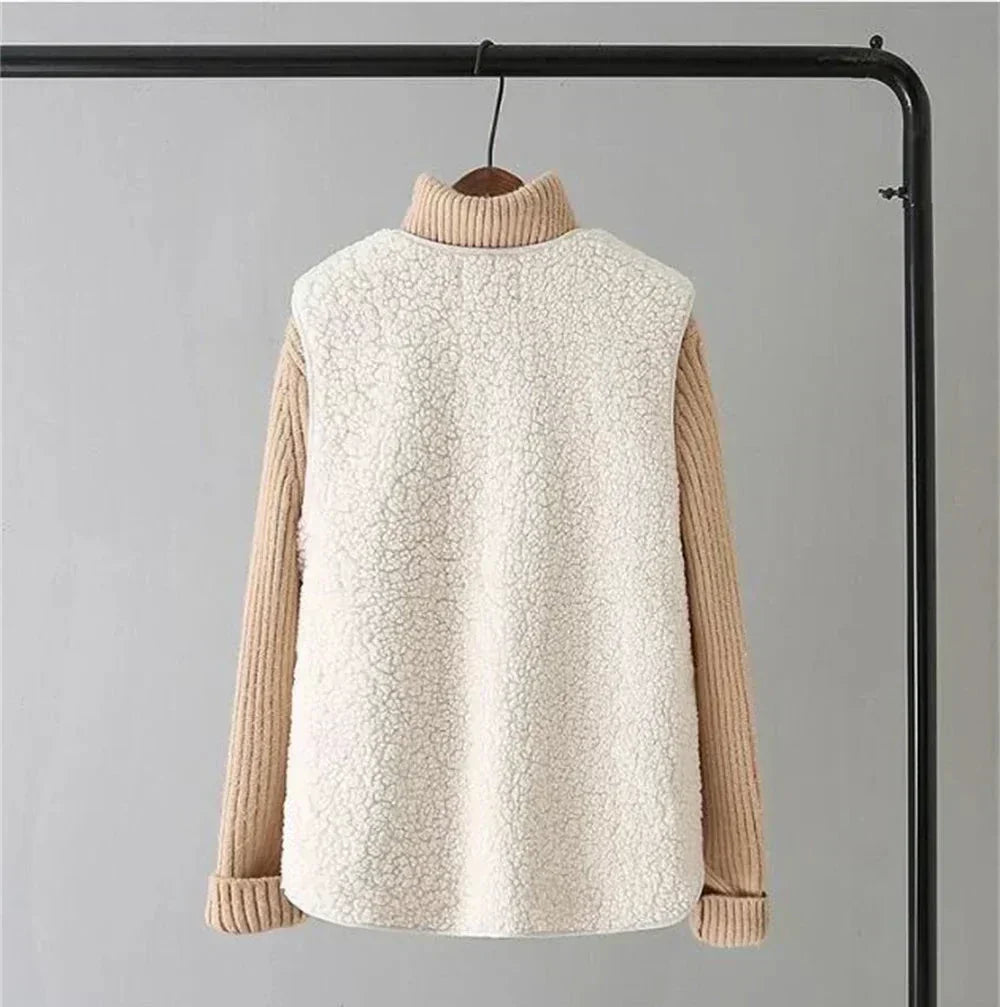 Effortless layering with this lightweight women's cardigan. A versatile and classic outerwear piece.