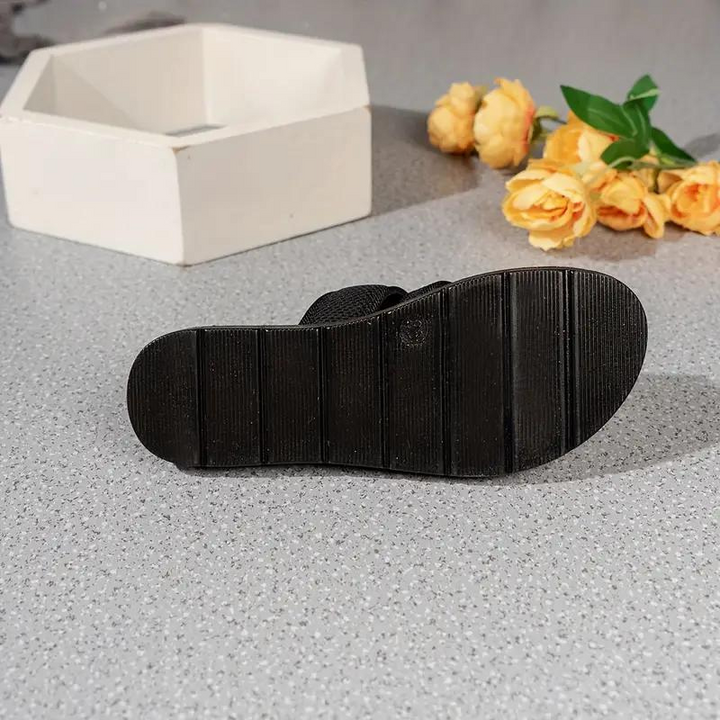 Stylish orthopedic women's sandals featuring arch support for all-day comfortable walking.