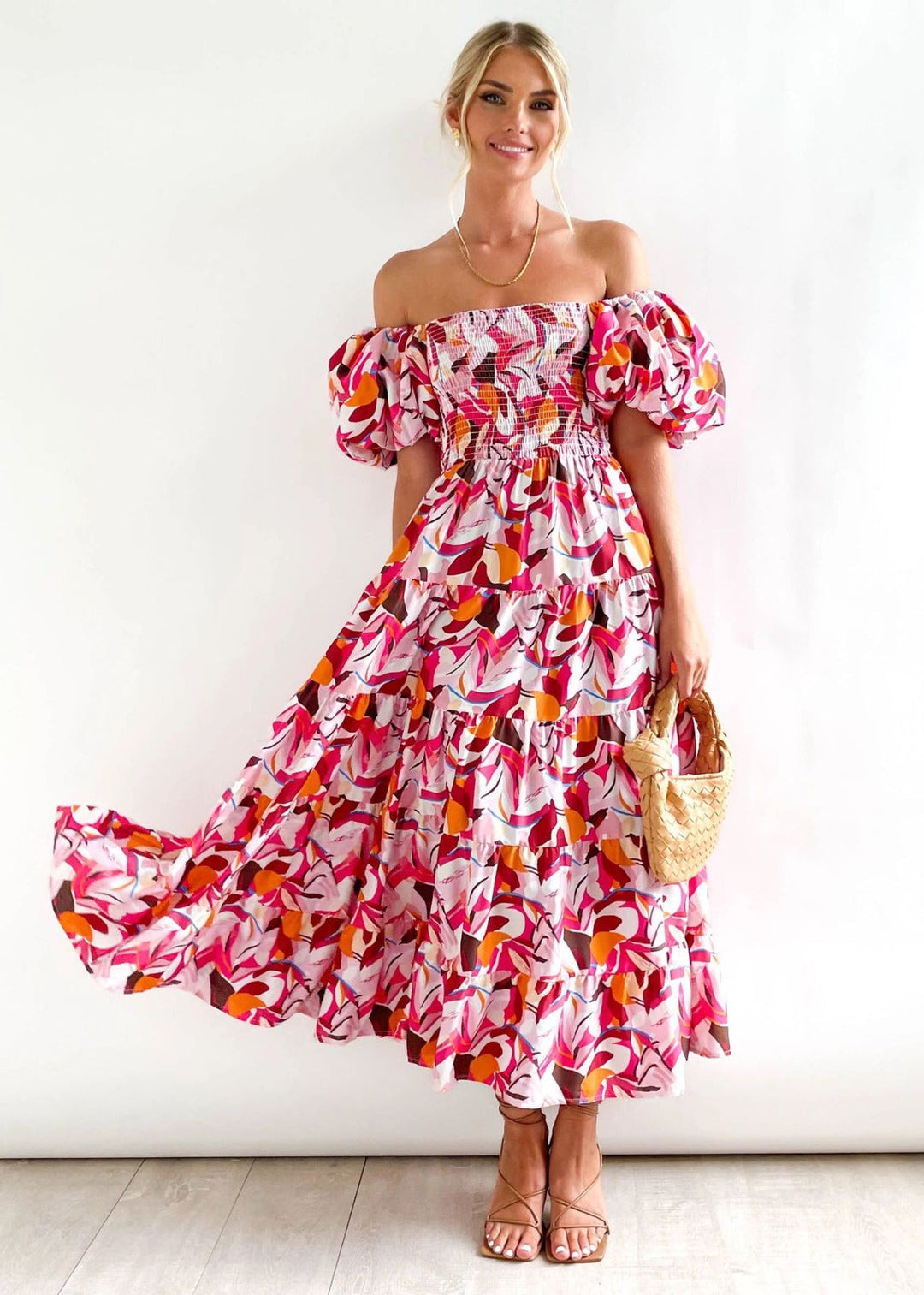 Flowy women's floral summer dress. A short, comfortable and casual dress, great for spring & vacation.