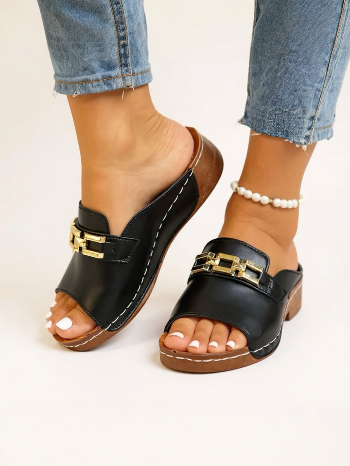 Comfortable women's slip sandals, cushioned for everyday wear. Minimalist design, great summer footwear.