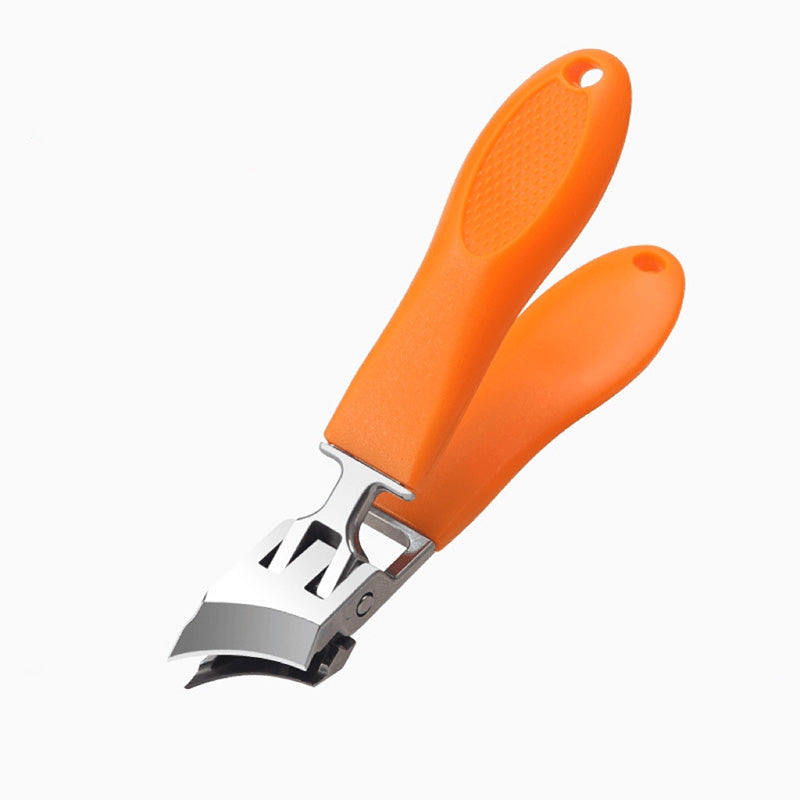 Sharp, precise blades of ergonomic nail clippers, ideal for thick nails, manicures, and pedicures.