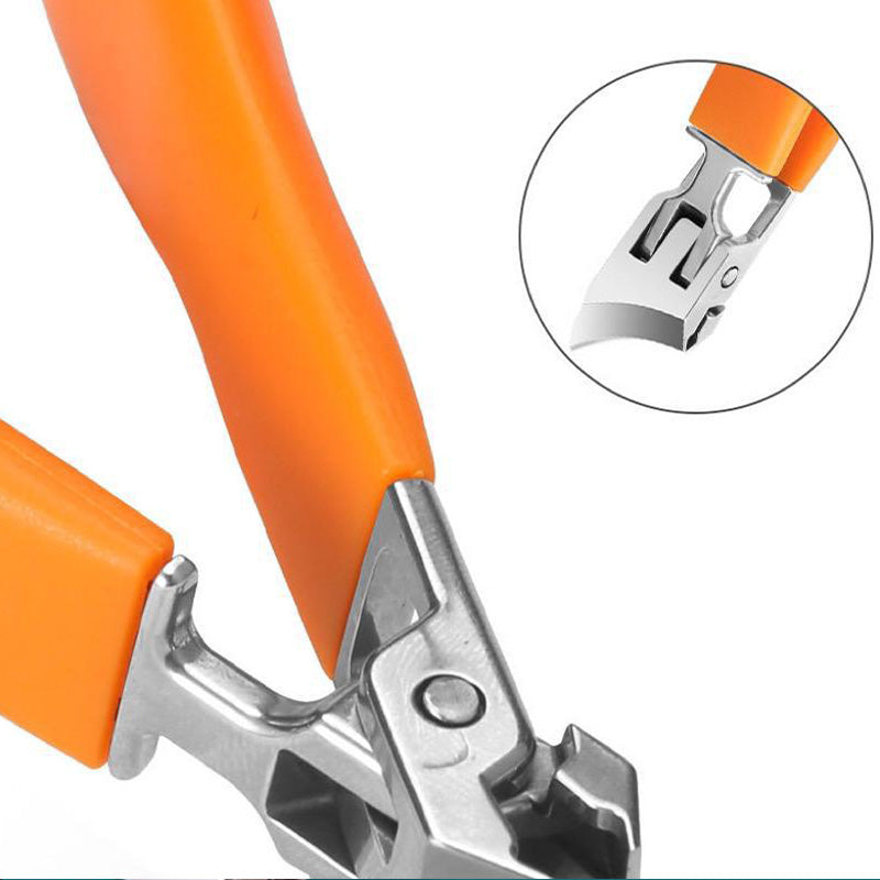 Precision fingernail clippers with anti-splash guard, ensuring neat manicures & pedicures for thick nails.
