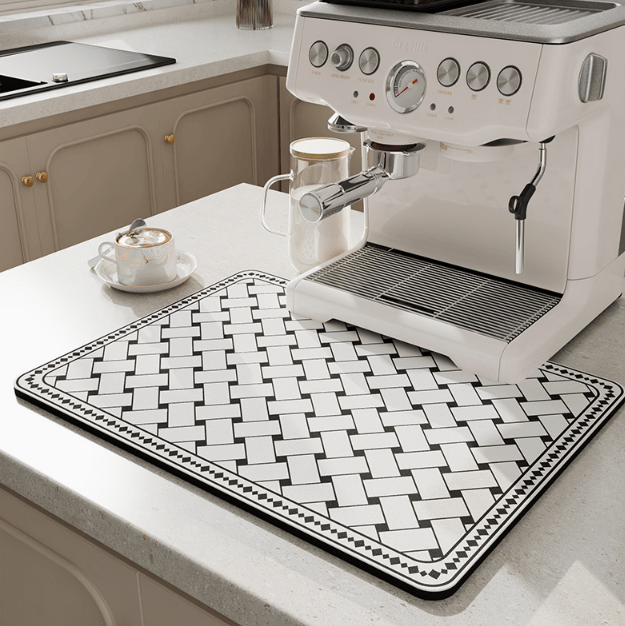 Efficient quick-dry kitchen mat, diatomite ensures fast drying & protects countertops from water.