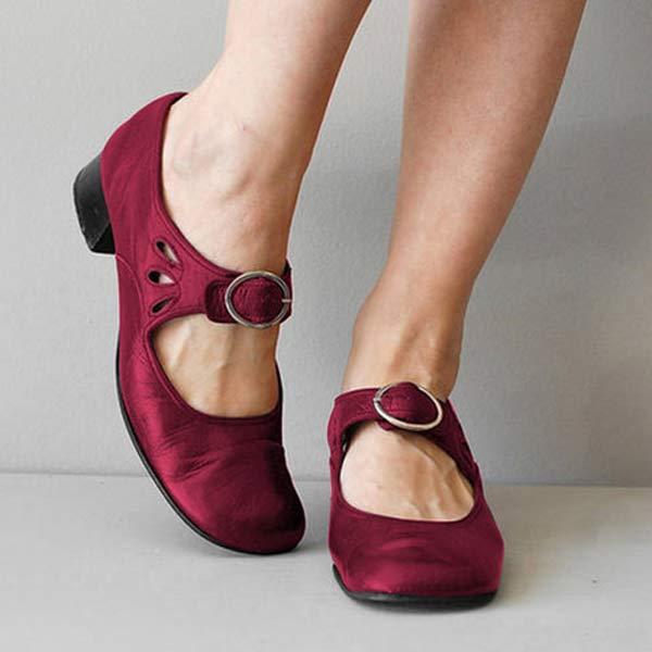 Orthopedic women's sandals with arch support for foot health and daily comfort.