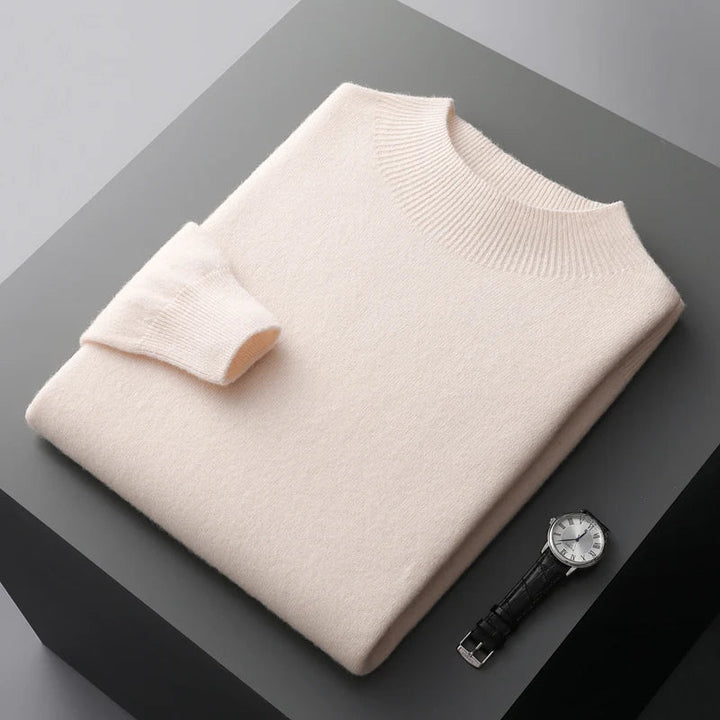 Stylish men's long sleeve knitwear, perfect for everyday comfort and versatile casual outfits.