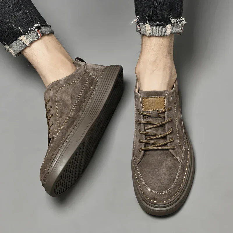 Classic men's fashion sneakers with modern design, ideal for stylish everyday wear.