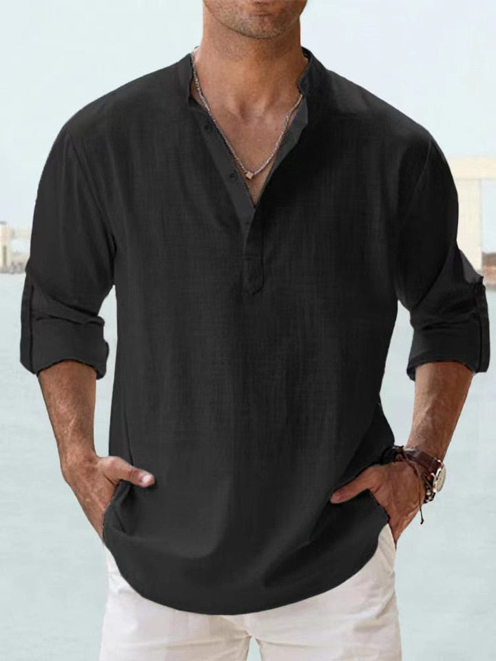 Relaxed fit men's casual button-down shirt, ideal for smart casual everyday wear. Spring/summer fashion.
