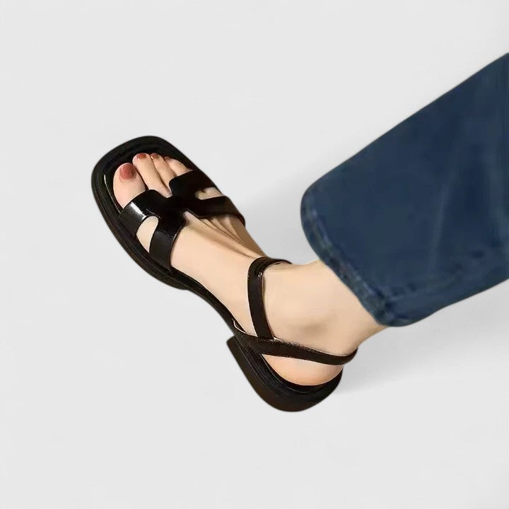 Chic women's flat block-heel sandals with ankle strap, perfect for everyday summer comfort & versatile style.