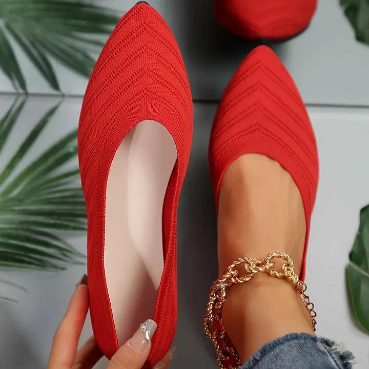 Breathable women's pointed-toe ballet loafers, perfect as everyday slip-on shoes.