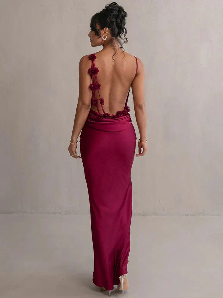 Stylish women's elegant floral maxi dress, perfect for sophisticated occasion wear.