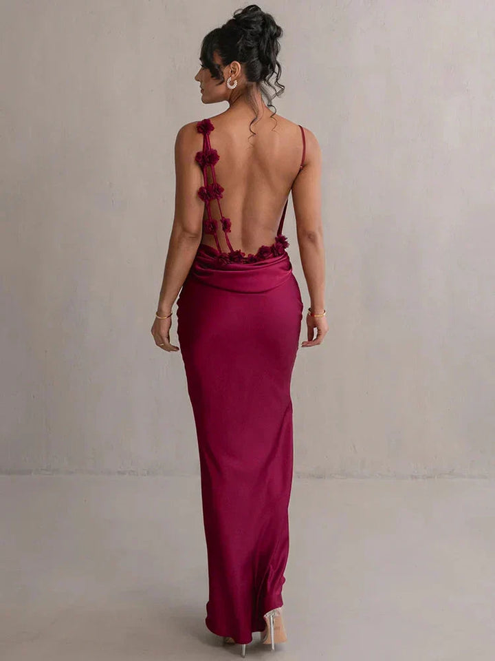 Stylish women's elegant floral maxi dress, perfect for sophisticated occasion wear.