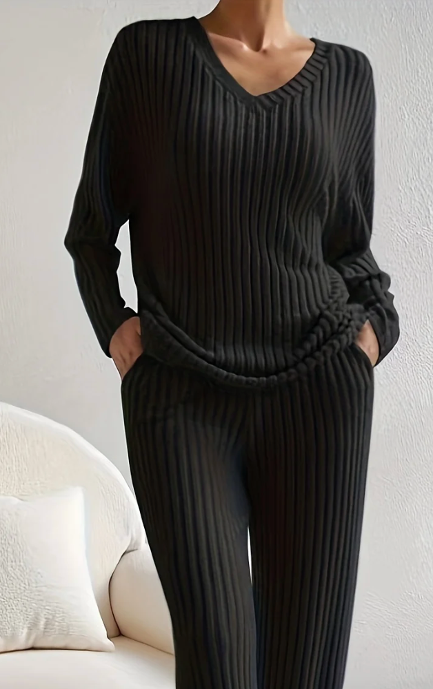 Soft women's casual two-piece set, a chic long-sleeve V-neck top & relaxed fit pants, for ultimate comfort.
