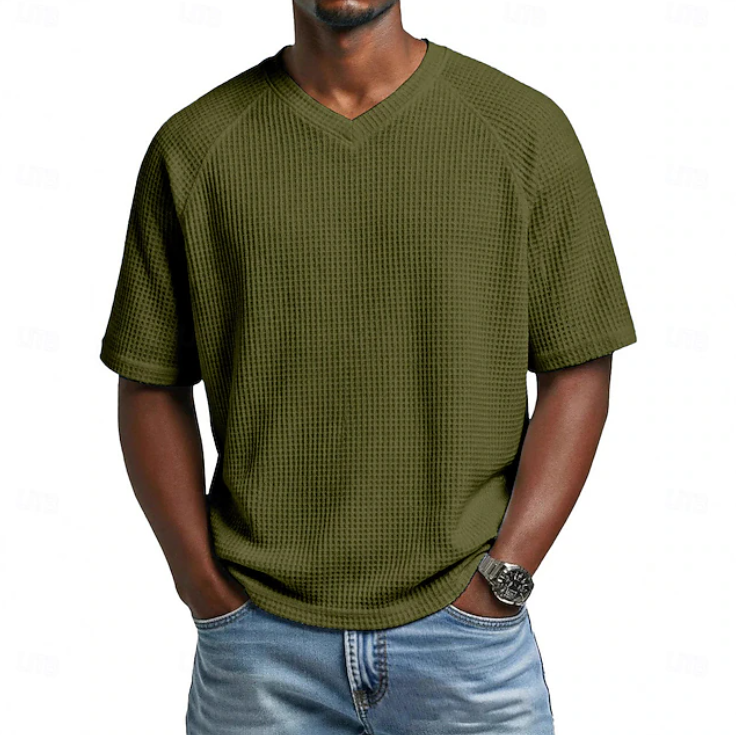 Casual men's V-neck short sleeve shirt. Comfortable textured design, ideal for summer and everyday style.