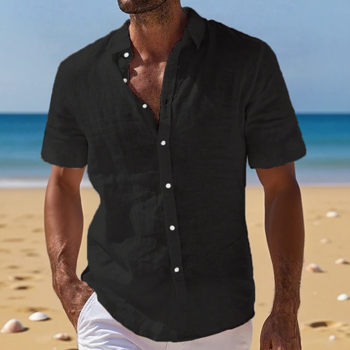 Comfortable men's light, breathable short sleeve shirt for summer and everyday wear.