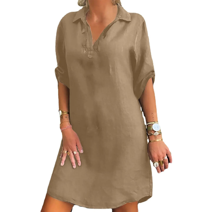 Chic Elegance women's sleeveless O-neck dress. Knee-length summer apparel, stylish for versatile wear.