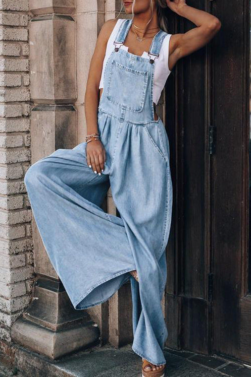 Easy-to-wear women's casual jumpsuit. A stylish and versatile one-piece outfit in modern fashion.