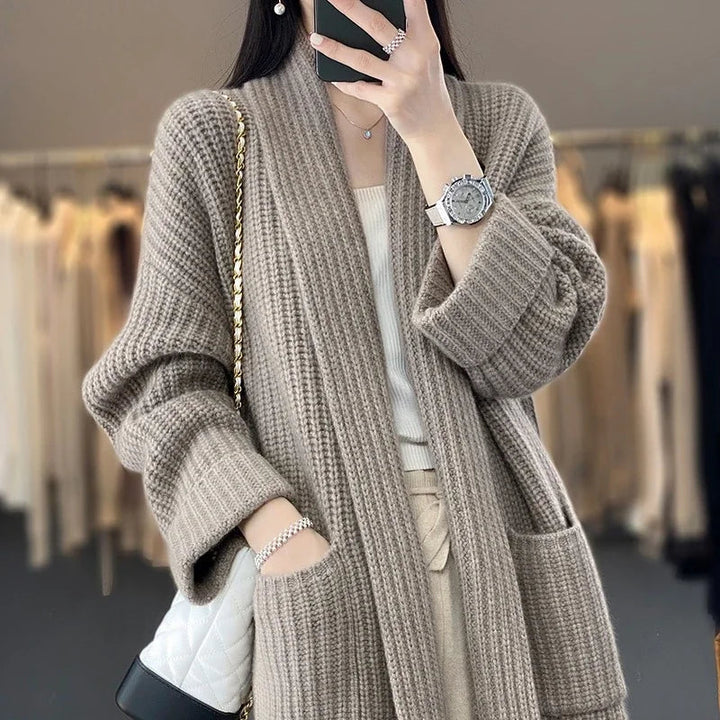 Elegant women's open-front cardigan, a lightweight & casual knit for versatile spring/fall fashion.