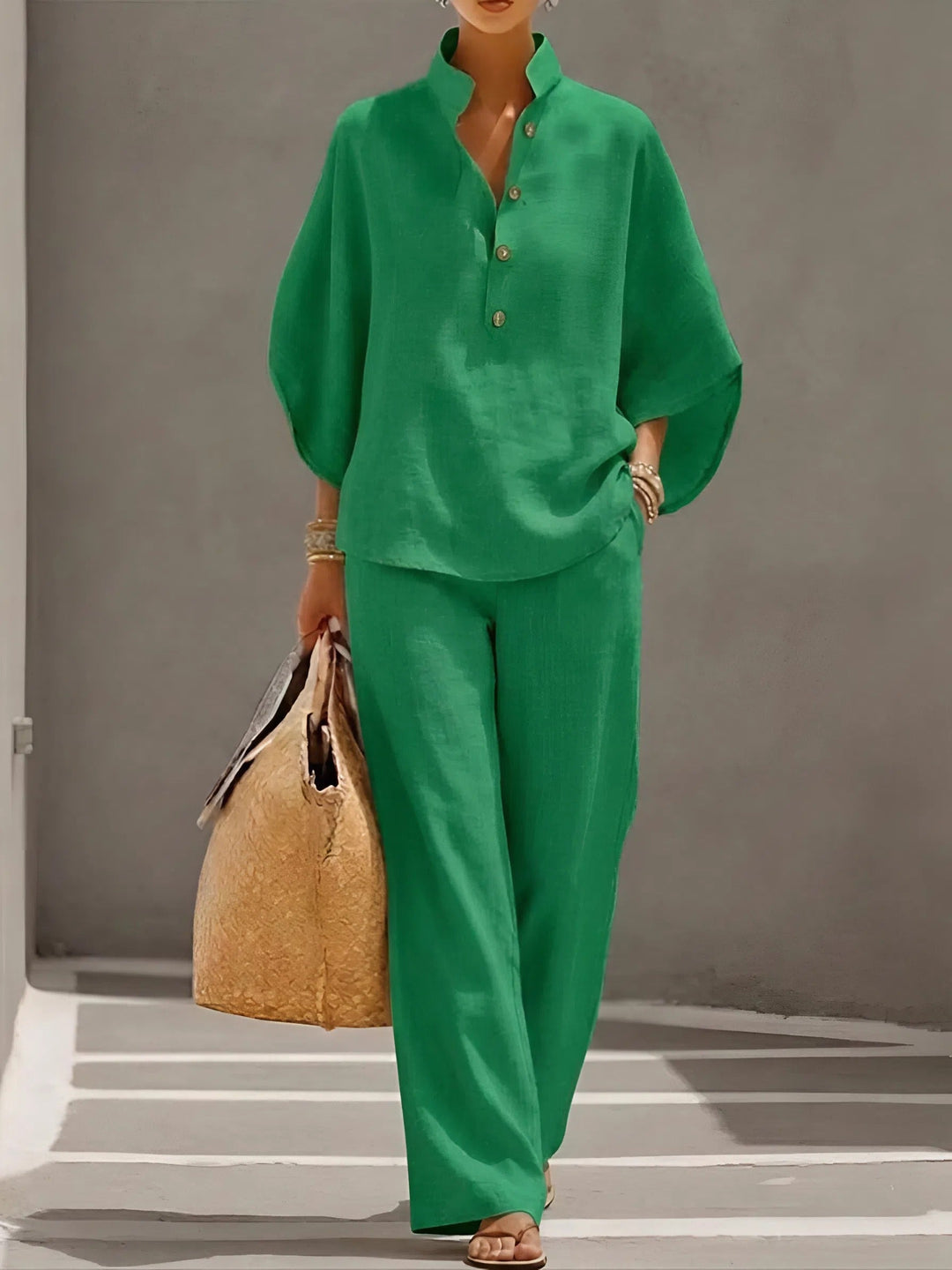 Stylish wide-leg pants for women, relaxed fit, perfect for casual elegant summer vacation wear.