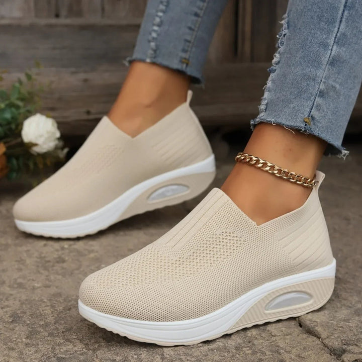 Easy-wear women's orthopedic slip-on sneakers, lightweight and comfortable for everyday use.